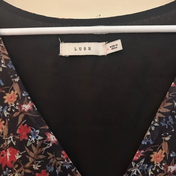 Lush Black Flutter Sleeve Crop Blouse - Picture 3 of 3